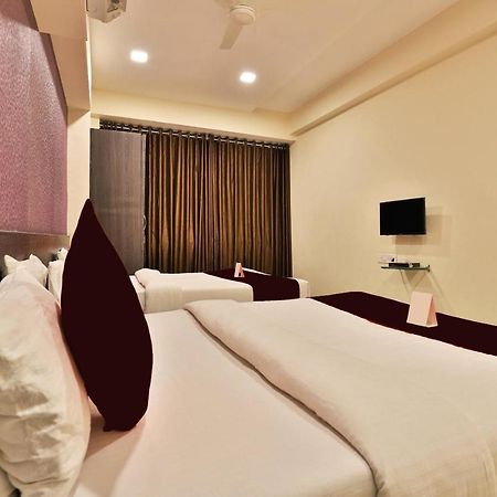 Royal Rituals Hotel Surat Ngoại thất bức ảnh