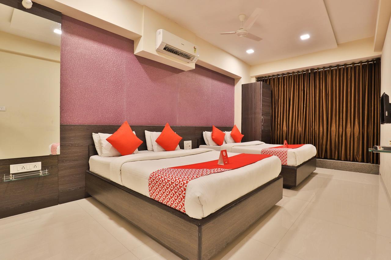 Royal Rituals Hotel Surat Ngoại thất bức ảnh