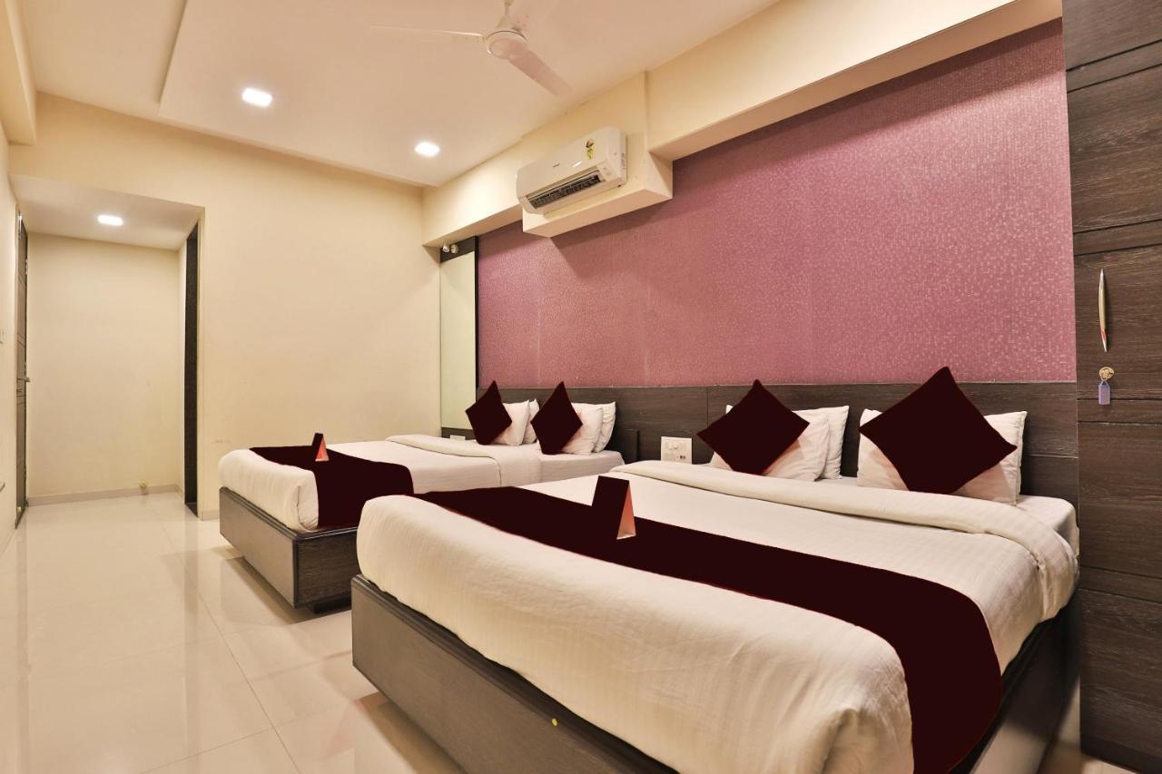 Royal Rituals Hotel Surat Ngoại thất bức ảnh